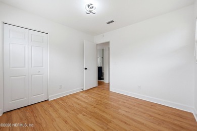 Completely renovated and move-in ready! This beautiful 4-bedroom - photo 29