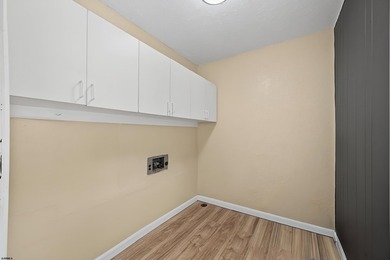 Welcome to this beautifully updated 3-bedroom, 2-bathroom ranch - photo 30