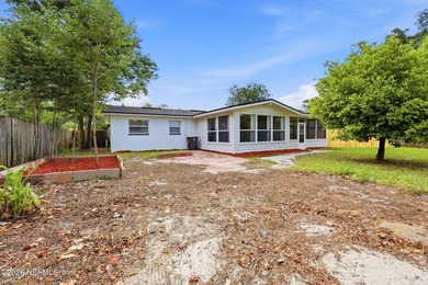 Completely renovated and move-in ready! This beautiful 4-bedroom - photo 38