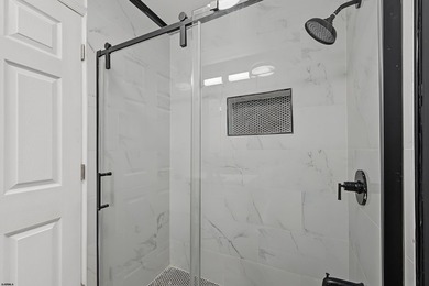 Welcome to this beautifully updated 3-bedroom, 2-bathroom ranch - photo 50