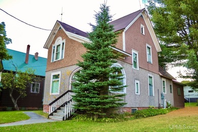 Torch Lake - Houghton County Townhome/Townhouse Active Under Contract in Lake Linden Michigan