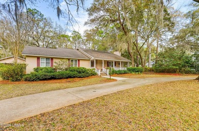 One story living on Ladys Island with 2,712 sq ft on a quiet - photo 3