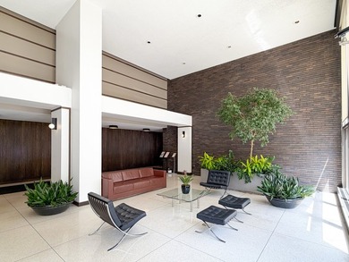 Beautiful rehabbed 1 bed/1 bath condo on the 19th floor with - photo 10