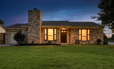 Lake Home Sale Pending in Grapevine, Texas