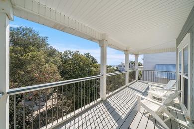 Steps from the iconic sugar-white sands of 30A, 39 Thyme blends - photo 8