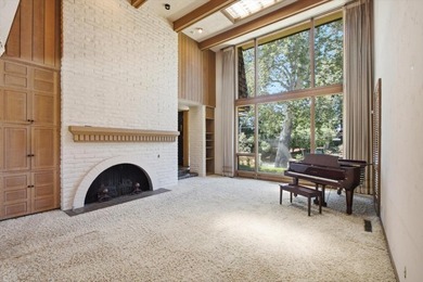 Set above prestigious Dry Creek Road, this legacy estate has - photo 12