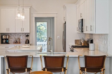 **OPEN HOUSE | TUES-SAT 10:00-4:00** *Please check in with agent - photo 14