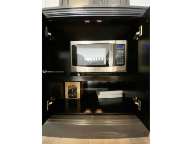 BEST ONE BEDROOM CONDO WITH LARGE BALCONY AND DIRECT BAY-