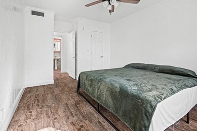Move-in ready 1/1 condo on golf course in 55+ community. Kitchen - photo 15