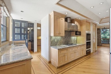 Set above prestigious Dry Creek Road, this legacy estate has - photo 17