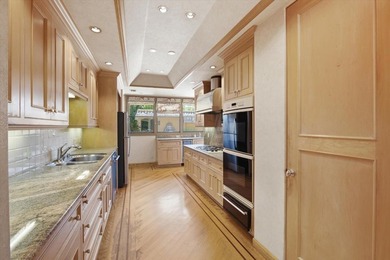 Set above prestigious Dry Creek Road, this legacy estate has - photo 24