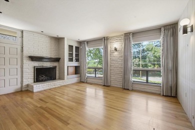 Set above prestigious Dry Creek Road, this legacy estate has - photo 31