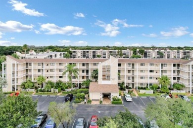 Lake Condo For Sale in Delray Beach, Florida