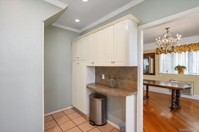 Beautifully Maintained 4-Bedroom Colonial Offering The Perfect - photo 14