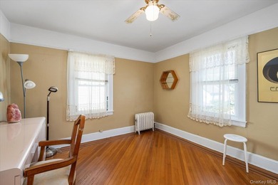 Beautifully Maintained 4-Bedroom Colonial Offering The Perfect - photo 17