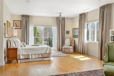 Perched on the top floor of the Bonniecrest estate, this - photo 24