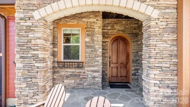 Charming and Spacious, 3 Bed/3 Bath Craftsman Home in Beautiful - photo 5