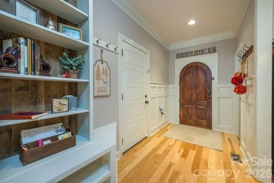 Charming and Spacious, 3 Bed/3 Bath Craftsman Home in Beautiful - photo 6