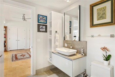 Perched on the top floor of the Bonniecrest estate, this - photo 33