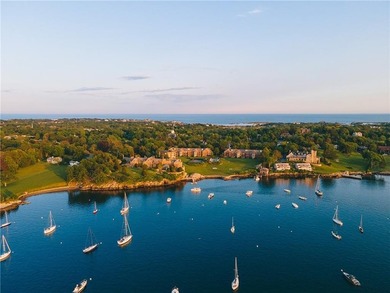 Perched on the top floor of the Bonniecrest estate, this - photo 44