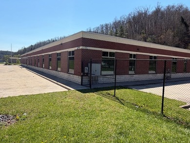 Impressive 21,522 Square-foot building offering exceptional - photo 4