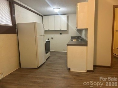 Enjoy lake living in this 2 bed, 2 bath home on beautiful High - photo 4