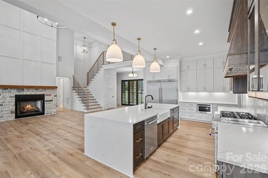 Beautiful Custom Waterfront Home - No HOA! Exceptional custom - photo 11