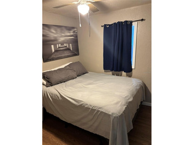 Charming 3 bedroom 1 bathroom home located just blocks from US - photo 11