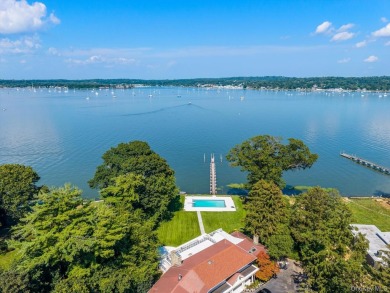 (private lake, pond, coastal) Home For Sale in Great Neck New York