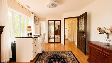 Located just a short walk to Cape May's beautiful beaches and - photo 24