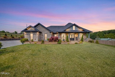Luxury Living with Exceptional Craftsmanship. Welcome to this - photo 1