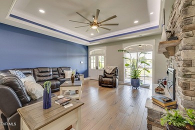 Luxury Living with Exceptional Craftsmanship. Welcome to this - photo 3