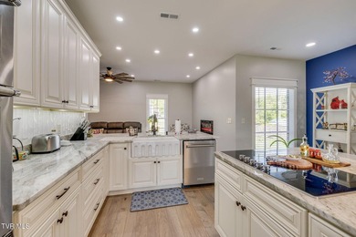 Luxury Living with Exceptional Craftsmanship. Welcome to this - photo 9