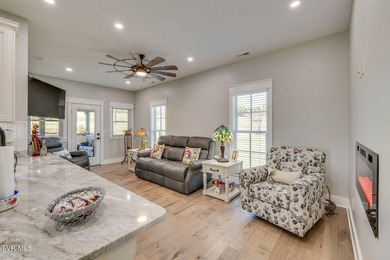 Luxury Living with Exceptional Craftsmanship. Welcome to this - photo 10