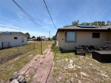 Short Sale. Third Party Approval Required This 2-bedroom, 2-bath - photo 7