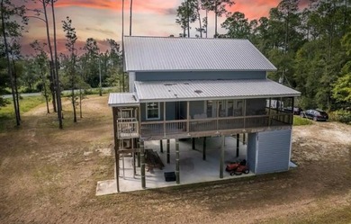 (private lake, pond, creek) Home For Sale in Cedar Key Florida