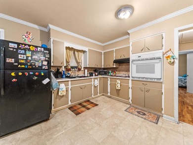 Nestled in a convenient Hot Springs location, this 3-bedroom, 1 - photo 11