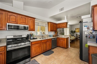 Two Detached Homes - Up to 10 Parking Spaces - Near the Beach - photo 11