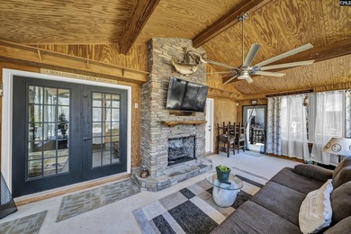 Welcome to your dream waterfront retreat on Lake Murray! Located - photo 12
