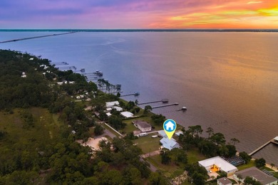 Set on the shores of Choctawhatchee Bay, this beautifully - photo 2