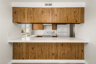 Two Detached Homes - Up to 10 Parking Spaces - Near the Beach - photo 32