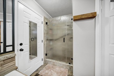 Welcome to your dream waterfront retreat on Lake Murray! Located - photo 38