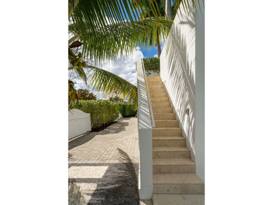 Light-filled and move-in ready, this walled and gated corner-lot - photo 39