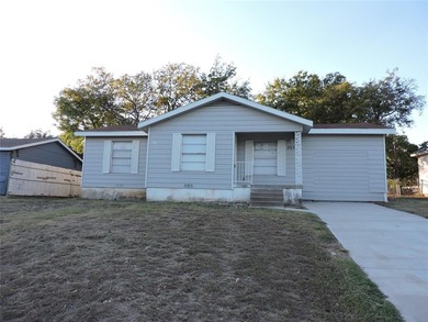 Lake Worth Home For Sale in River Oaks Texas