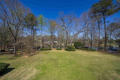 Welcome to your dream waterfront retreat on Lake Murray! Located - photo 54