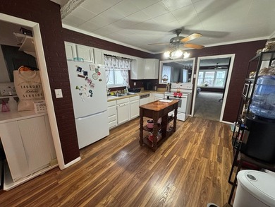 Welcome to this well maintained, four bedroom, two full bath - photo 8