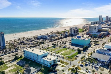 Beautifully remodeled condo in the heart of Gulf Shores at 200 E - photo 4