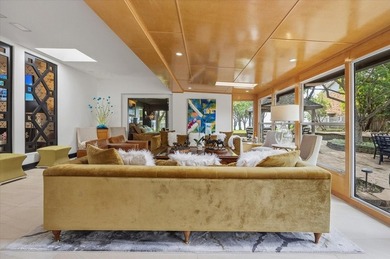 This retreat has been curated and remodeled with specific - photo 11