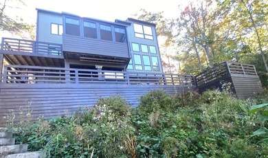 Peace and tranquility is what this lake front home offers! - photo 3