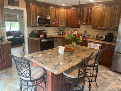 PRICE IMPROVEMENT!! Spacious Colonial with a Sunny Southern - photo 3